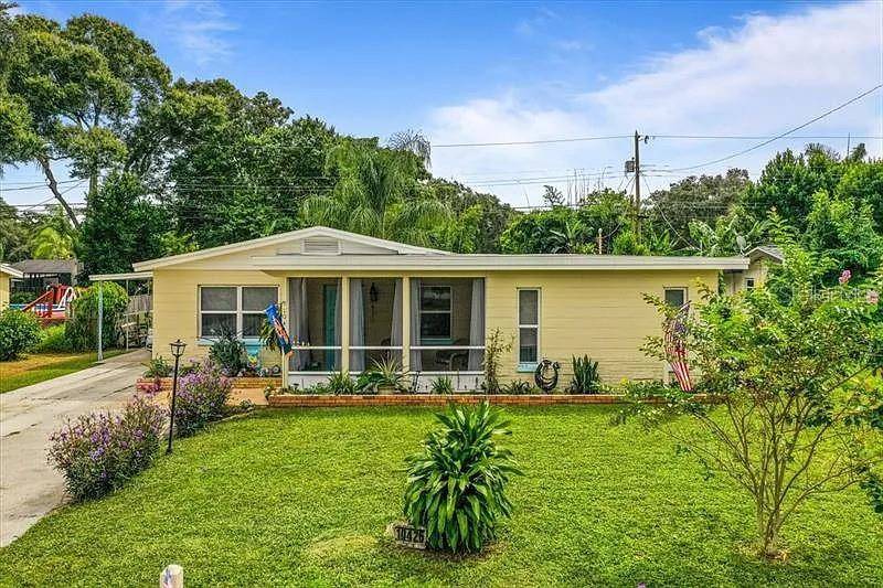 10426 VALENCIA RD, Seminole, FL 33772