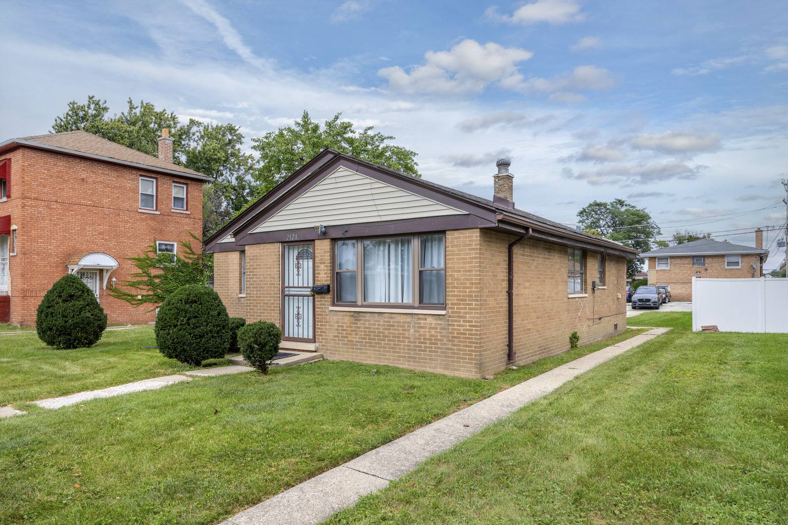 2121 S 14th AVE, Broadview, IL 60155