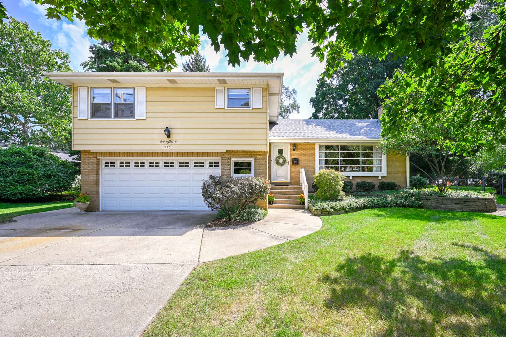218 W Elm ST, Wheaton, IL 60189