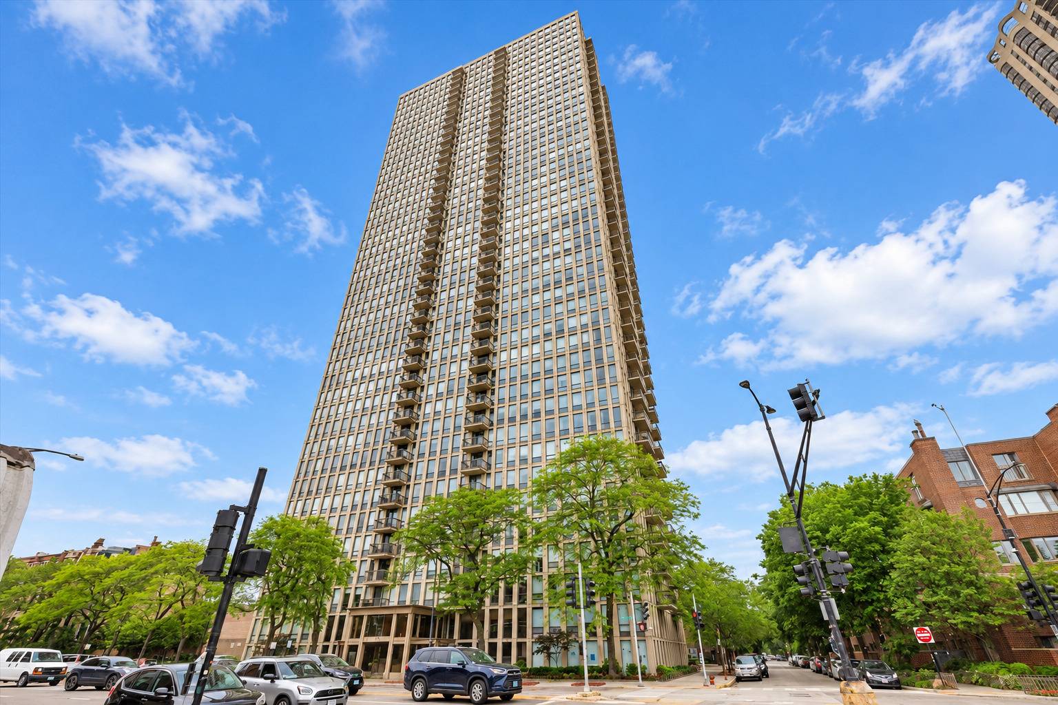 1660 N La Salle DR #3502, Chicago, IL 60614
