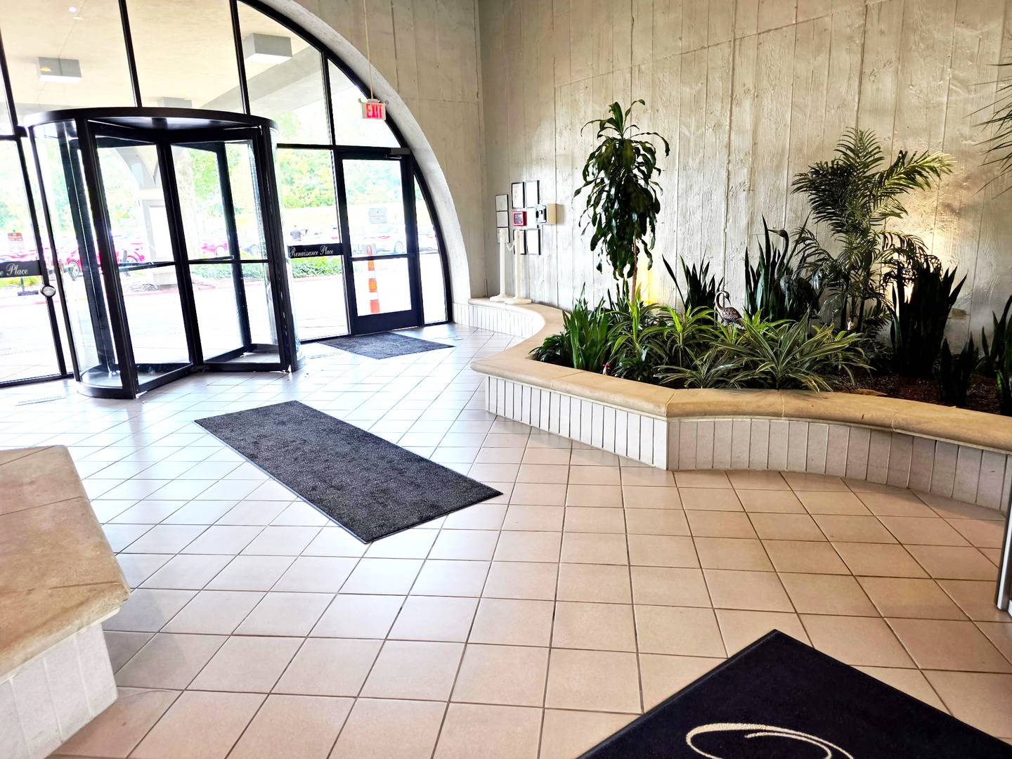 1 Renaissance PL #709, Palatine, IL 60067