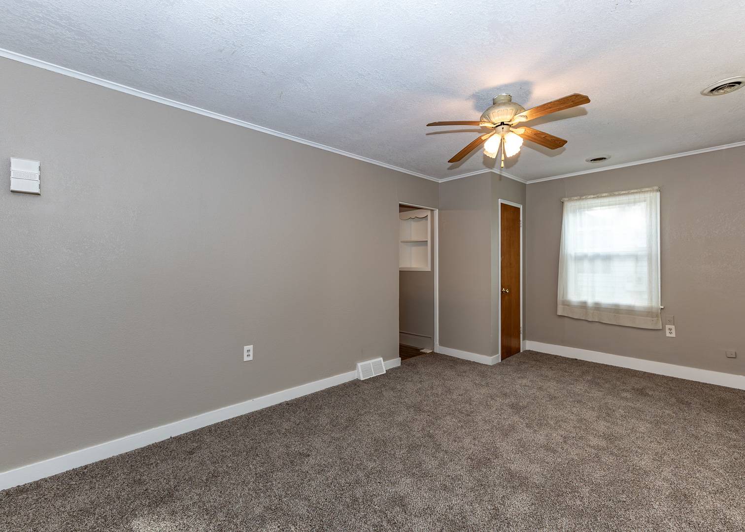 1406 25th AVE, Clinton, IA 52732