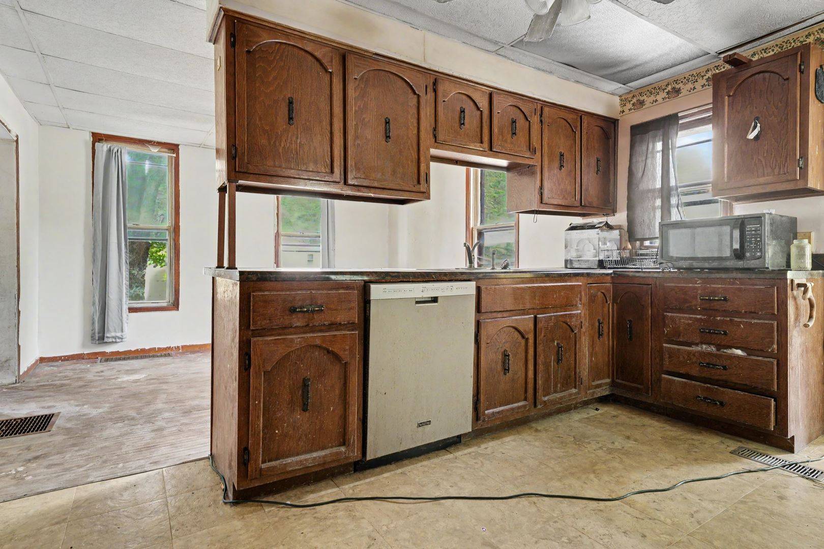212 W Maple ST, Fairbury, IL 61739