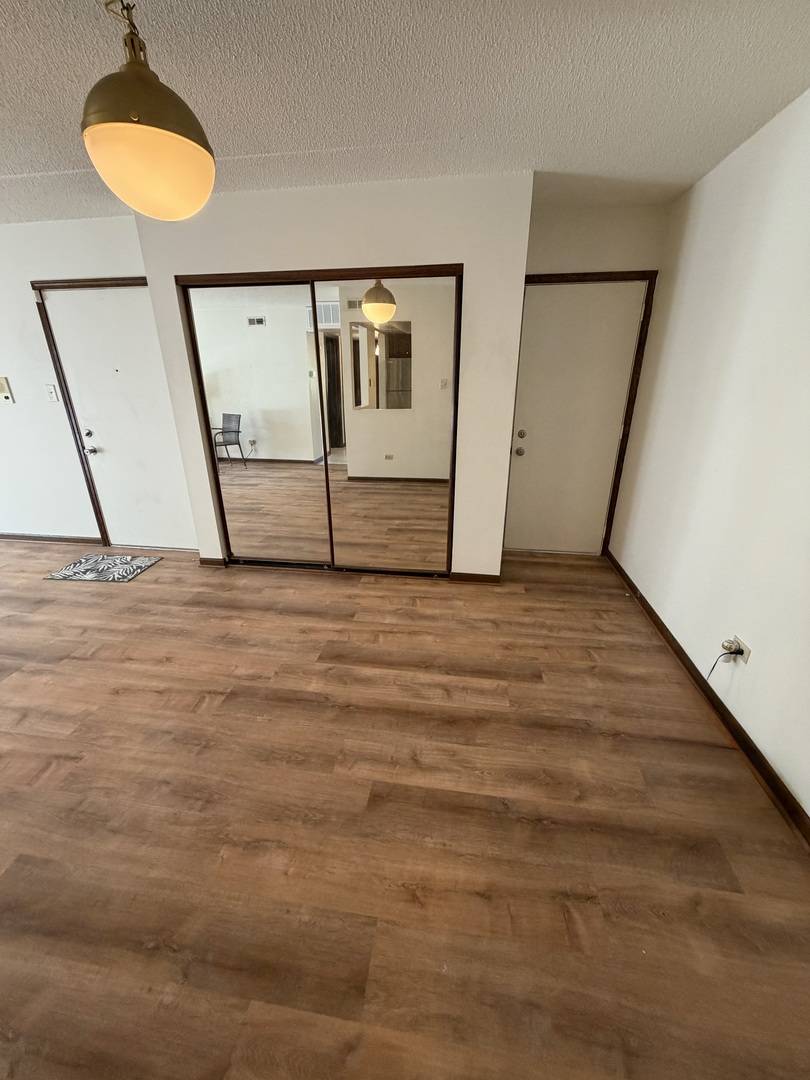 18245 Burnham AVE #5, Lansing, IL 60438