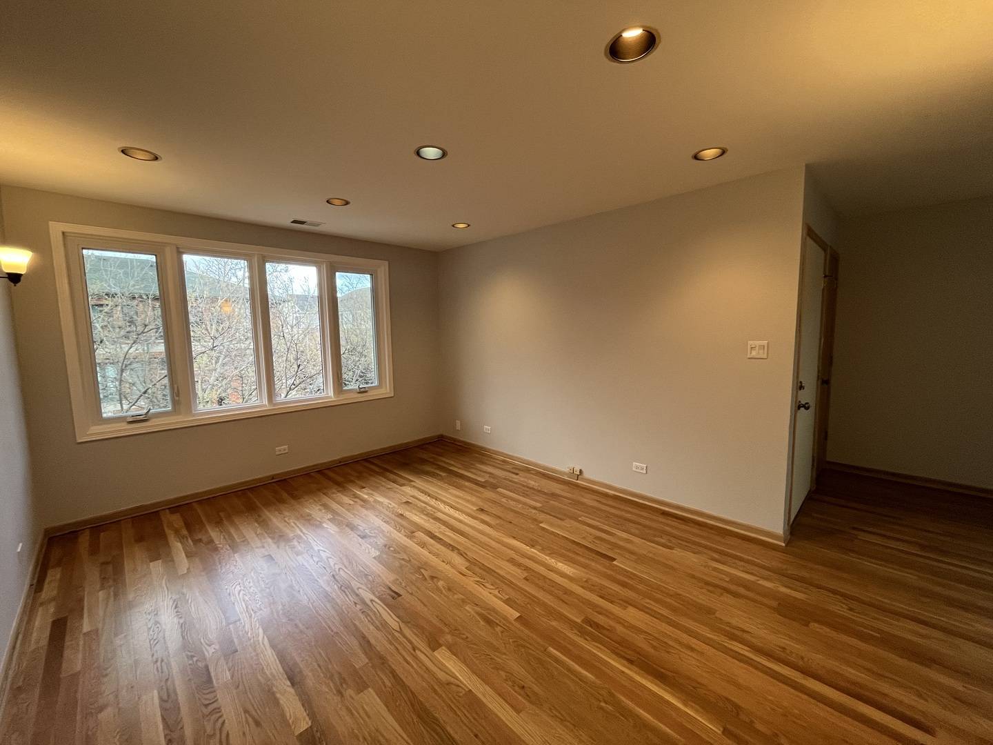449 W 37th ST #2, Chicago, IL 60609