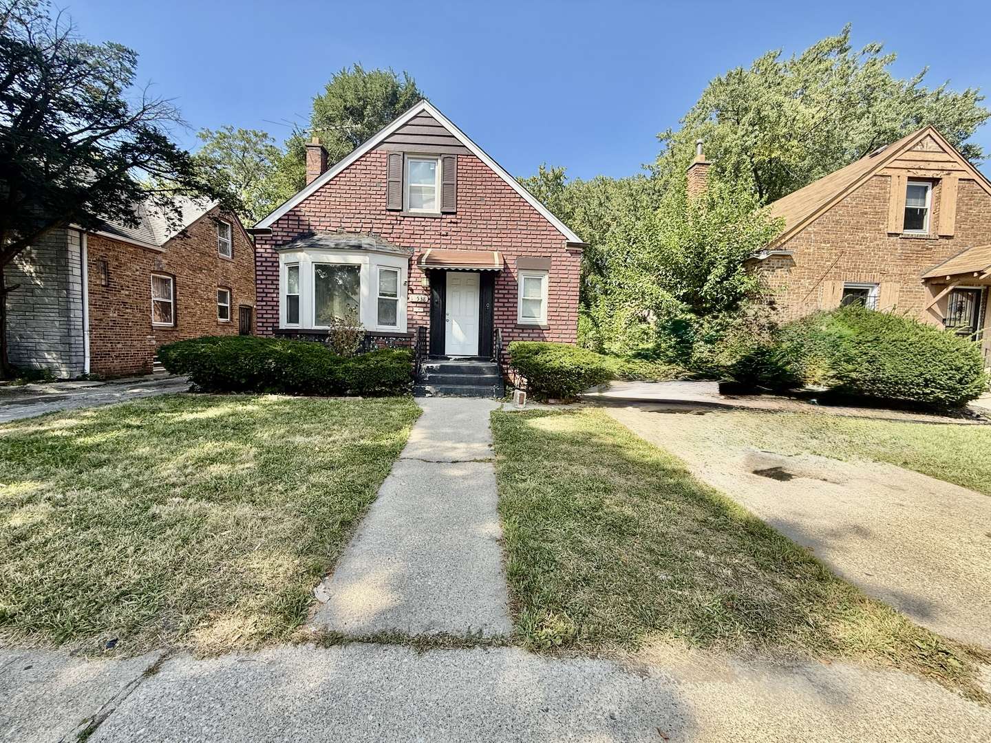 10538 S Aberdeen ST, Chicago, IL 60643