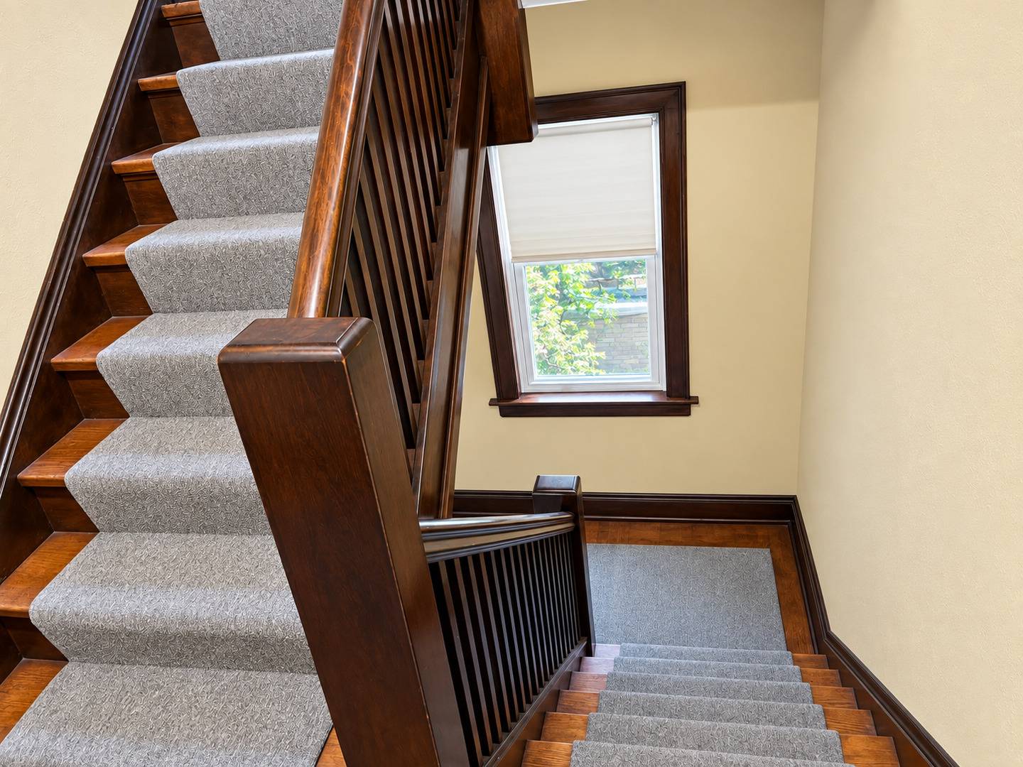 10433 S Hale AVE #2a, Chicago, IL 60643