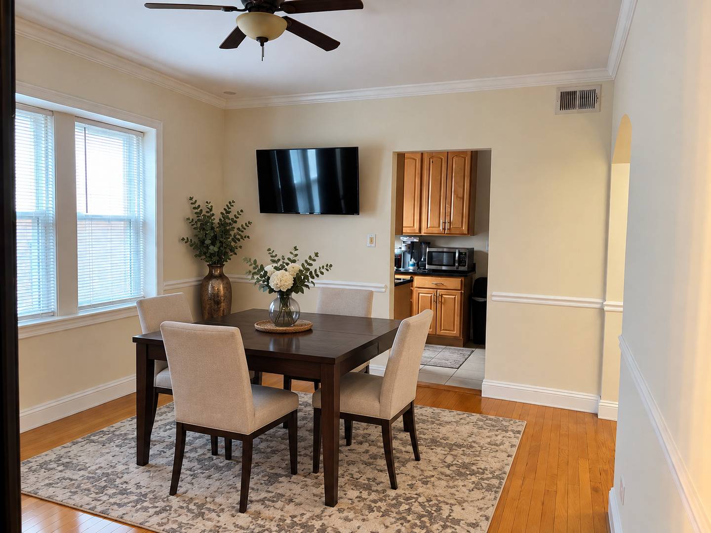 10433 S Hale AVE #2a, Chicago, IL 60643