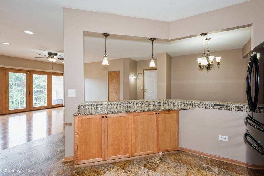 2240 S Grace ST #404, Lombard, IL 60148