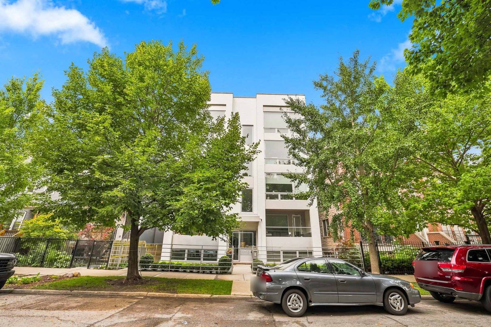 1938 N Francisco AVE #1S, Chicago, IL 60647
