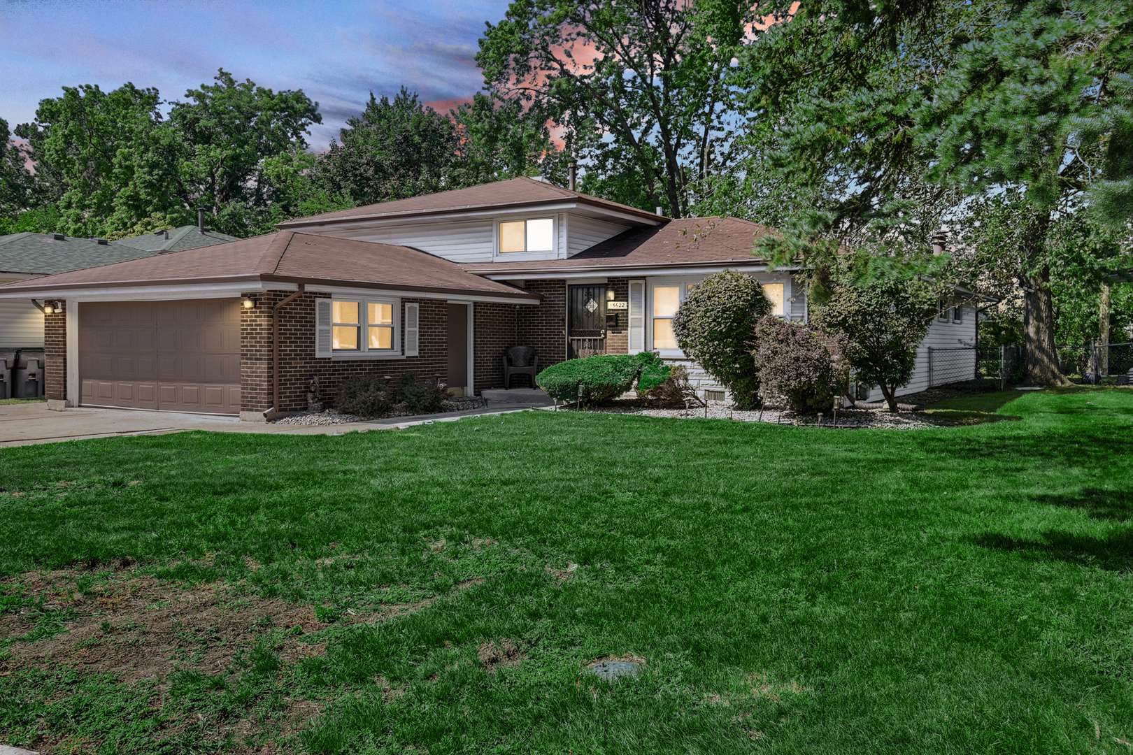 15622 Prince DR, South Holland, IL 60473