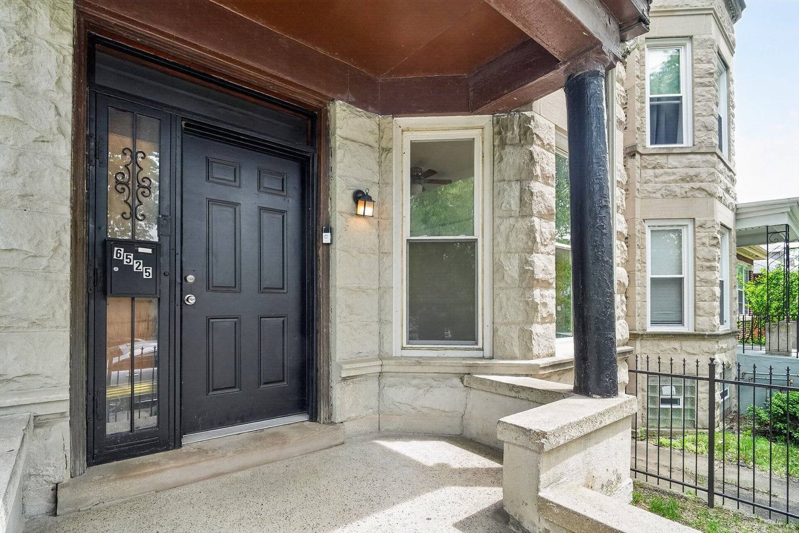6525 S Vernon AVE, Chicago, IL 60637