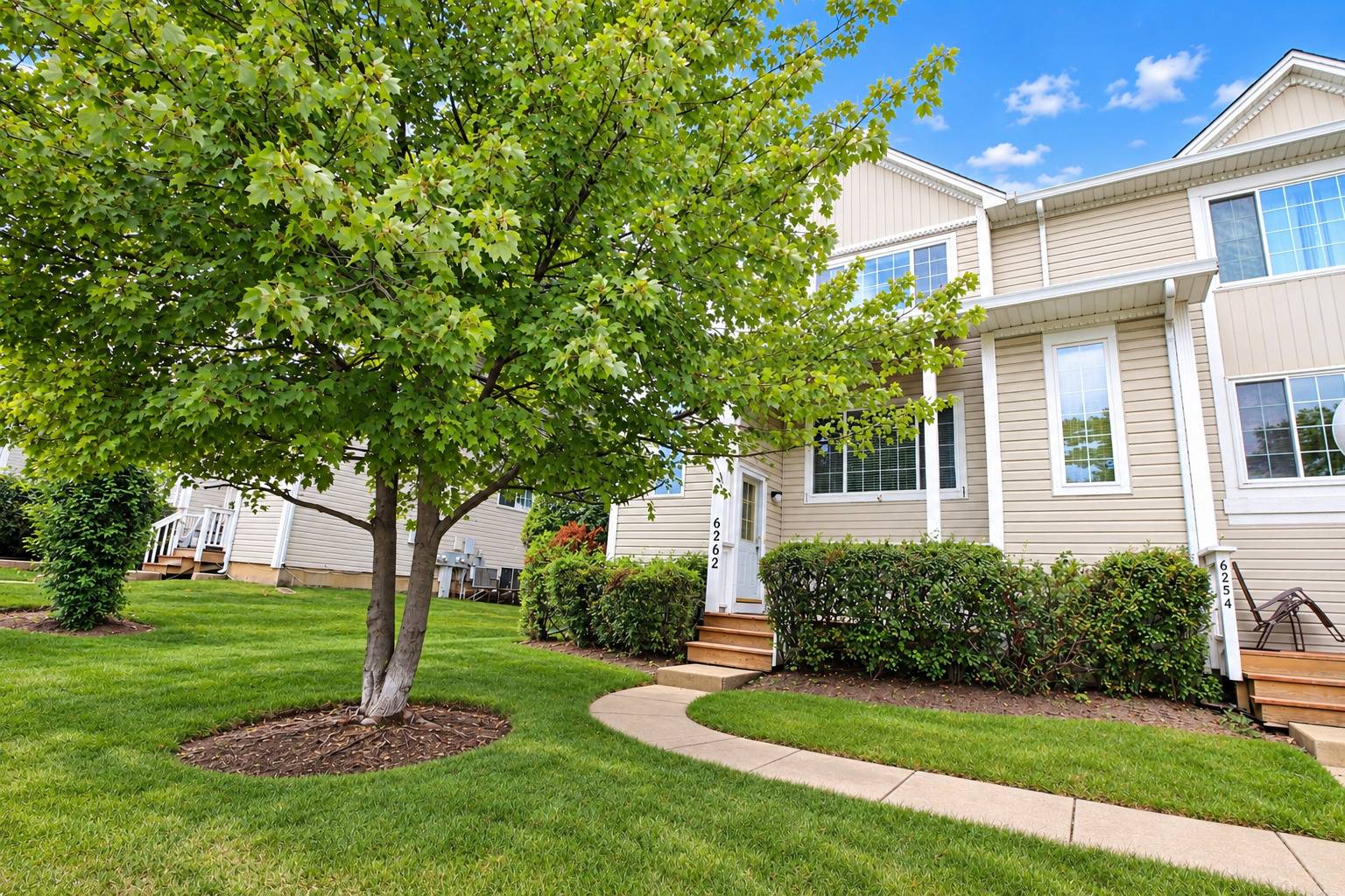 6262 Nugget CIR, Hanover Park, IL 60133