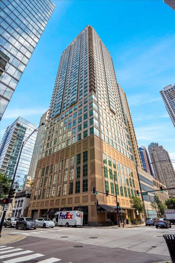2 E Erie ST #2001, Chicago, IL 60611