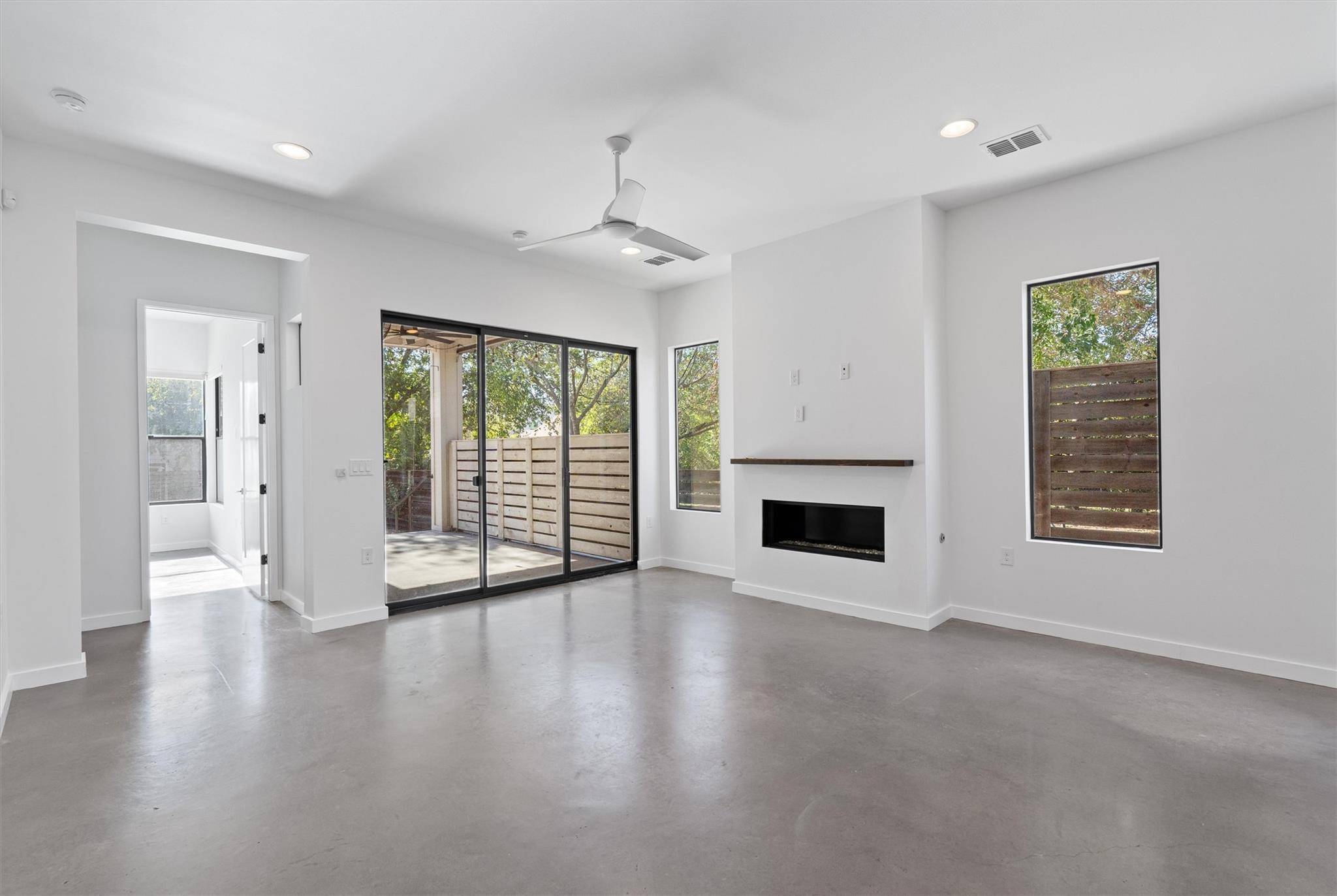 1107 Taulbee LN #B, Austin, TX 78757
