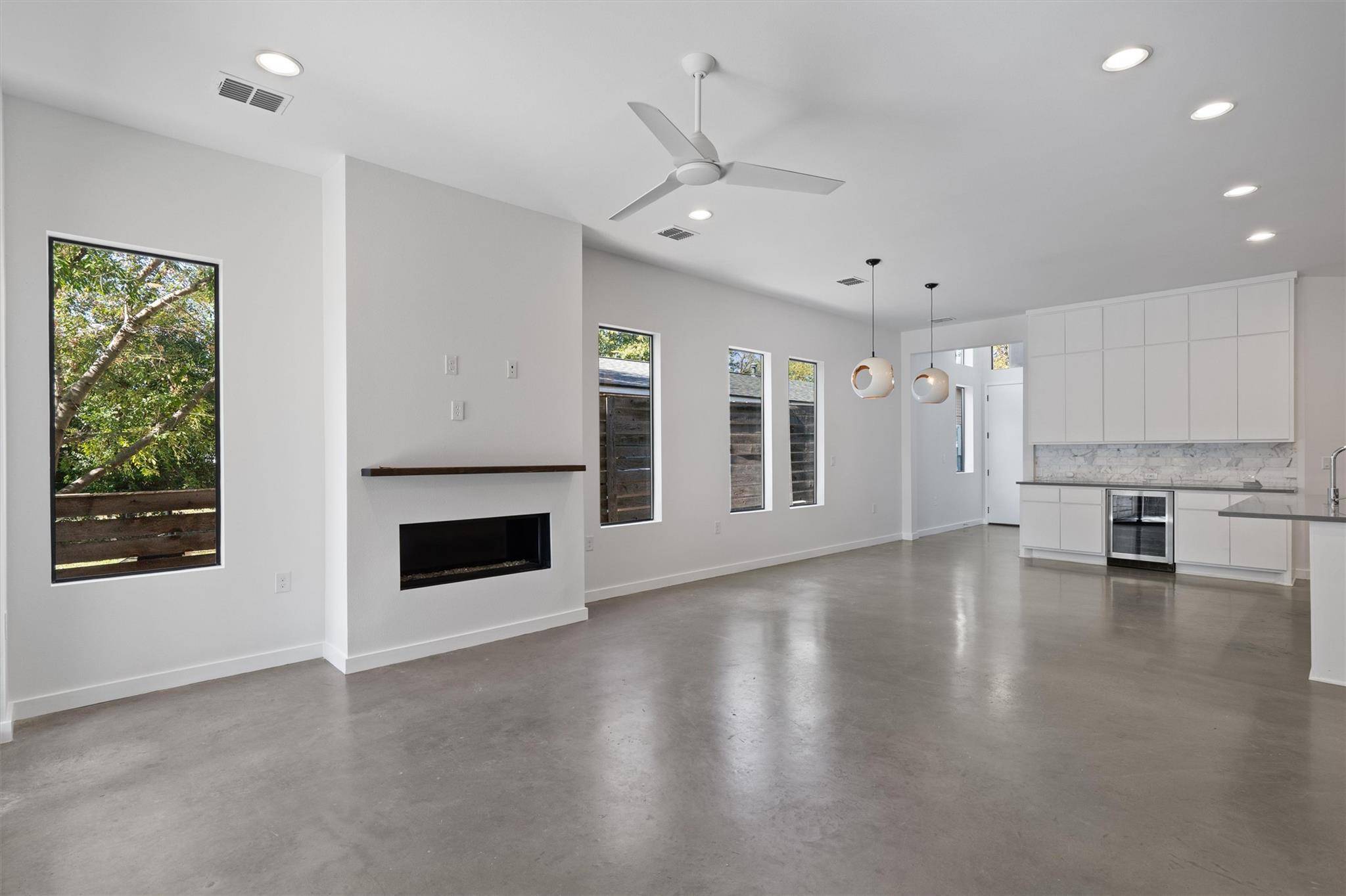 1107 Taulbee LN #B, Austin, TX 78757