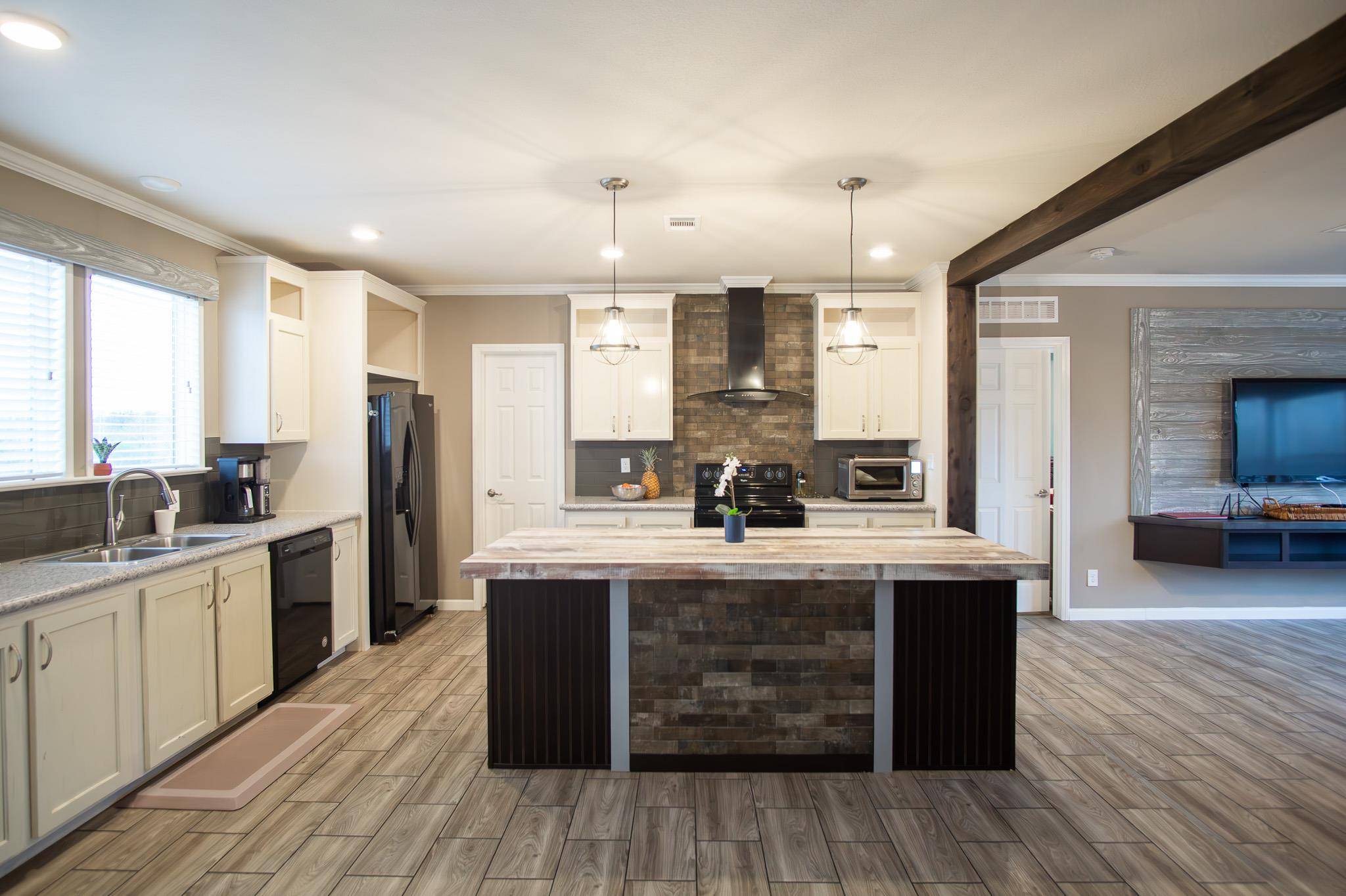 3882 Dry Creek RD, Lockhart, TX 78644