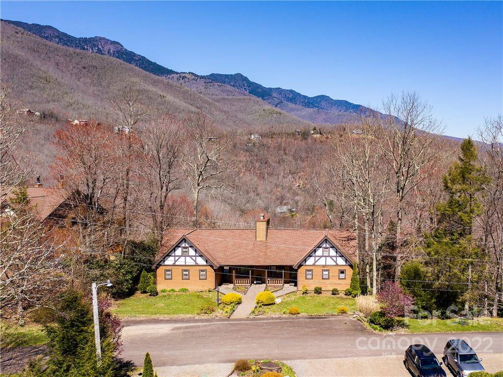 420 Overlook DR #Azalea 1, Burnsville, NC 28714