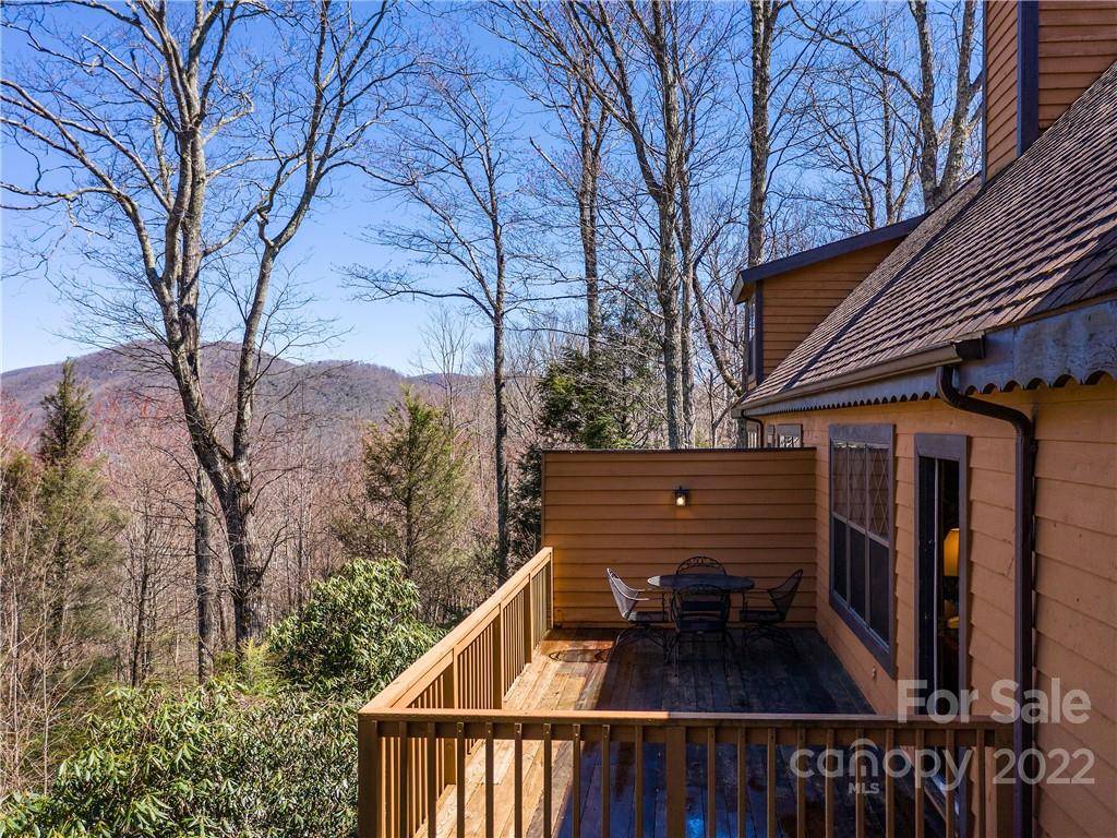 420 Overlook DR #Azalea 1, Burnsville, NC 28714
