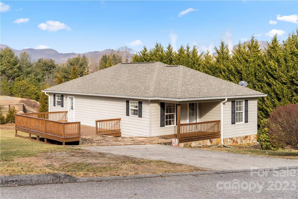119 Hayfield DR, Canton, NC 28716