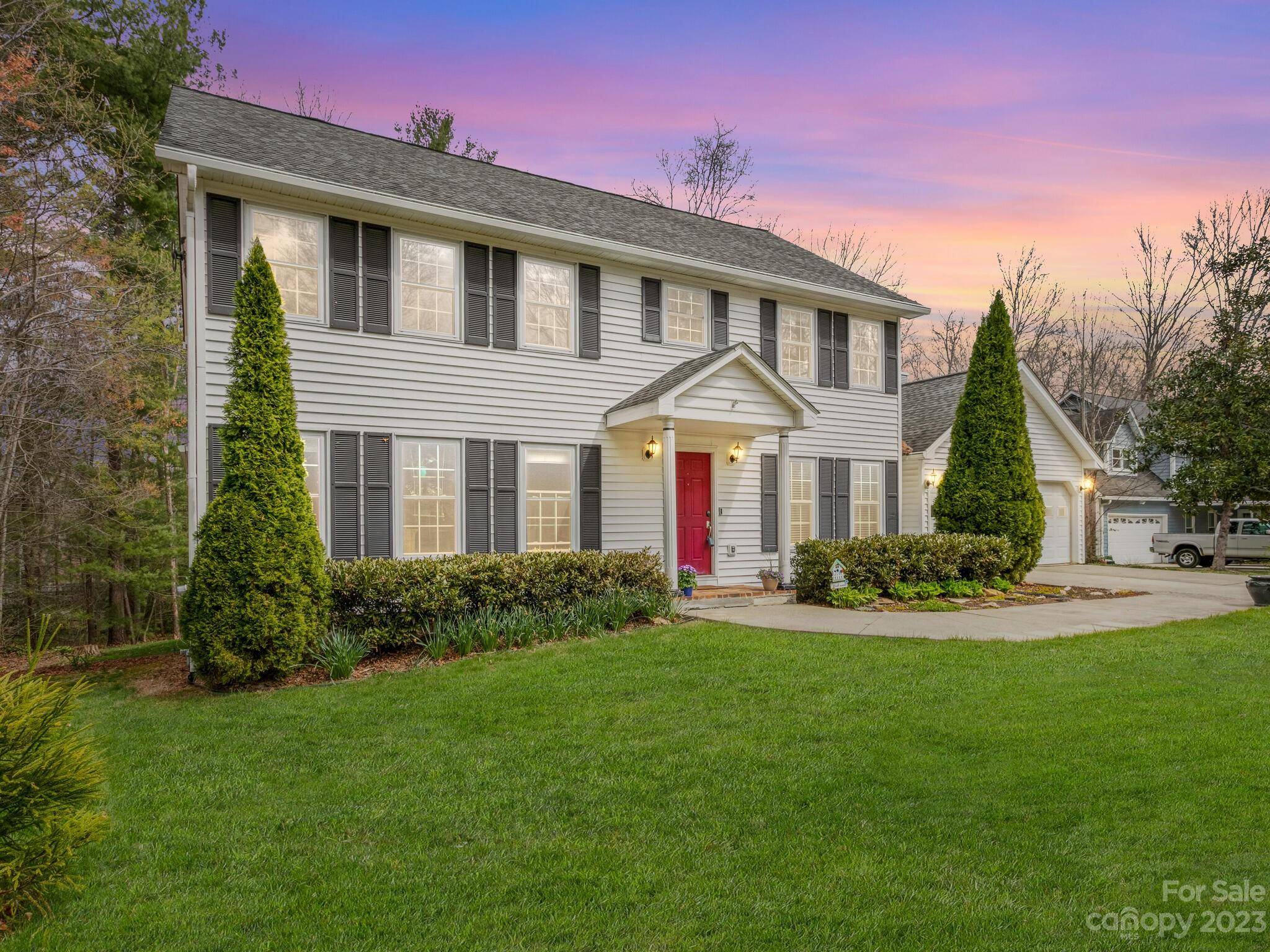 24 Glen Crest DR, Arden, NC 28704