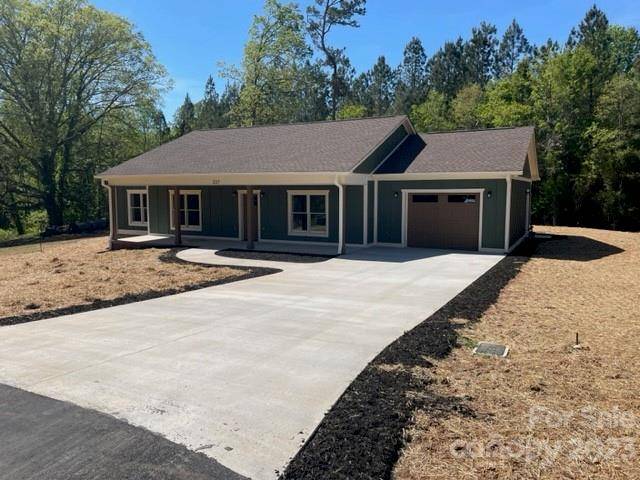 227 Castaway CT, Forest City, NC 28043