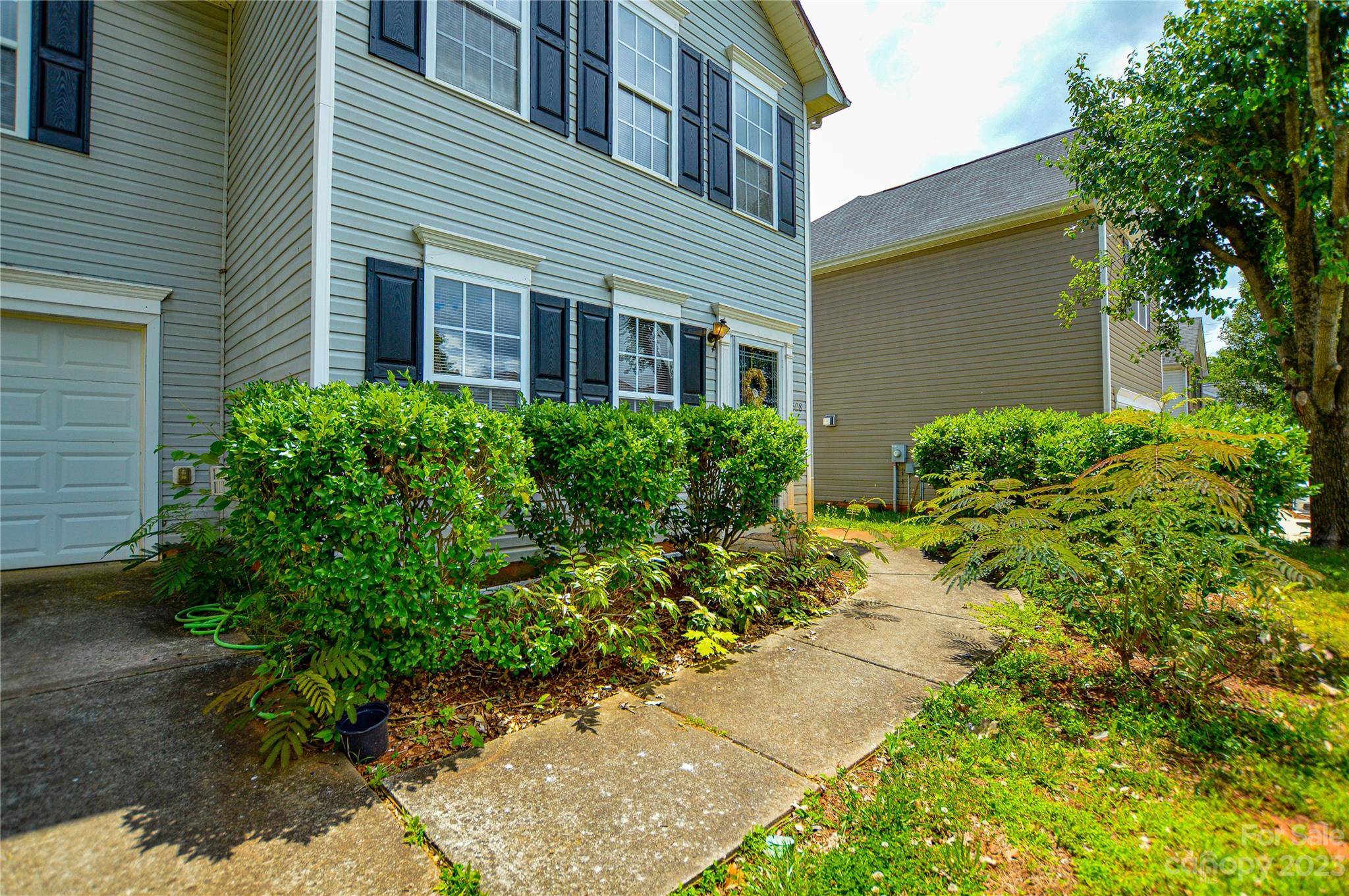 508 Peach Orchard DR, Browns Summit, NC 27214