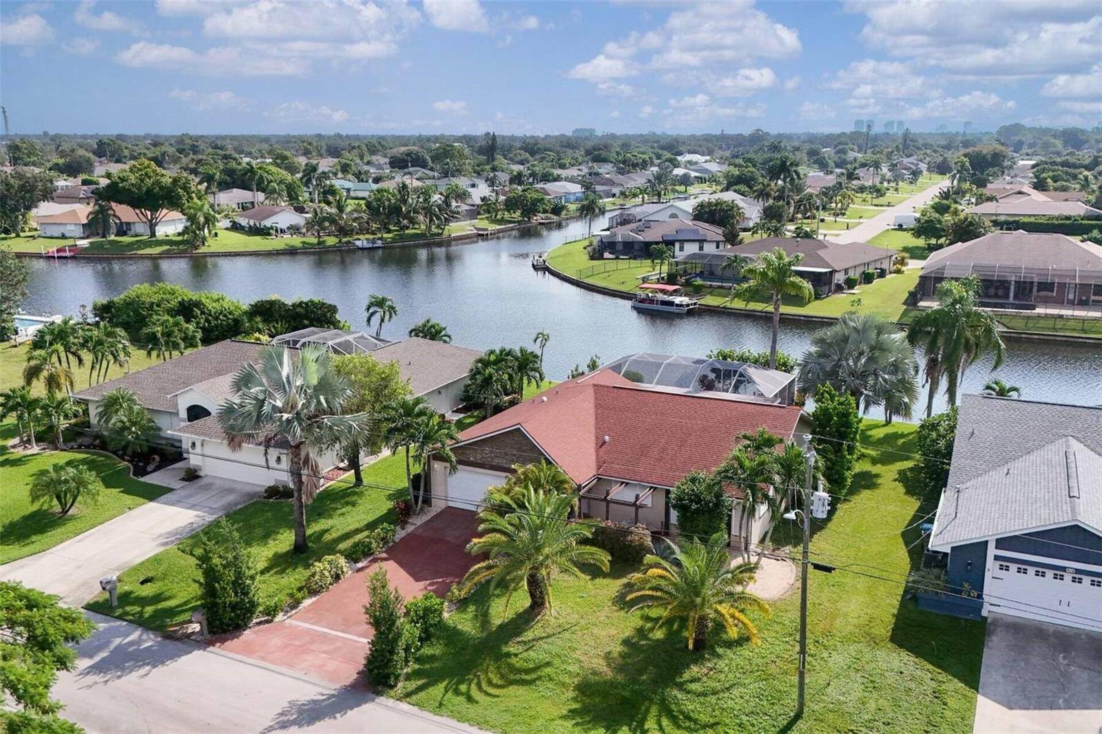 519 SE 20TH CT, Cape Coral, FL 33990