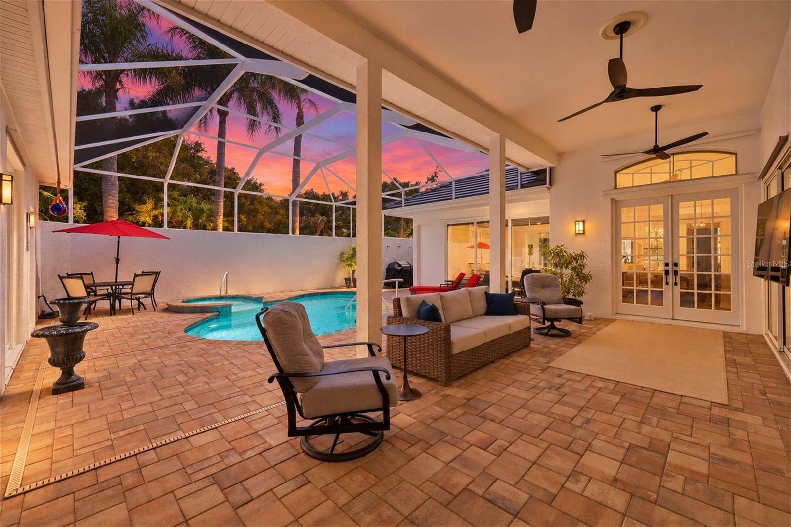 8708 WOODBRIAR DR, Sarasota, FL 34238