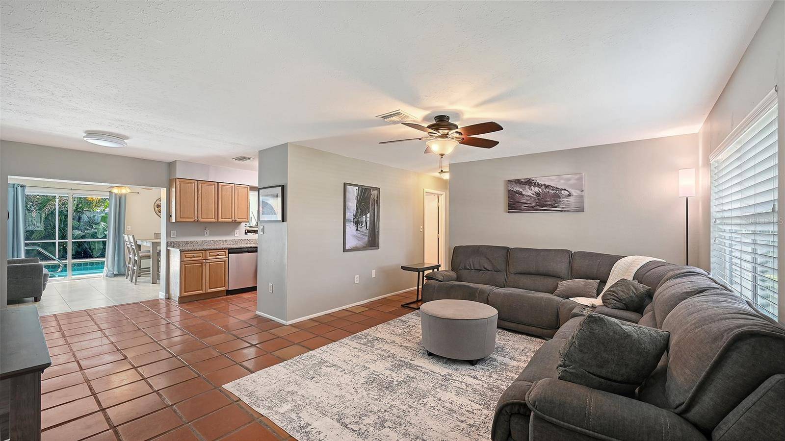 5338 FOXWOOD DR, Sarasota, FL 34232