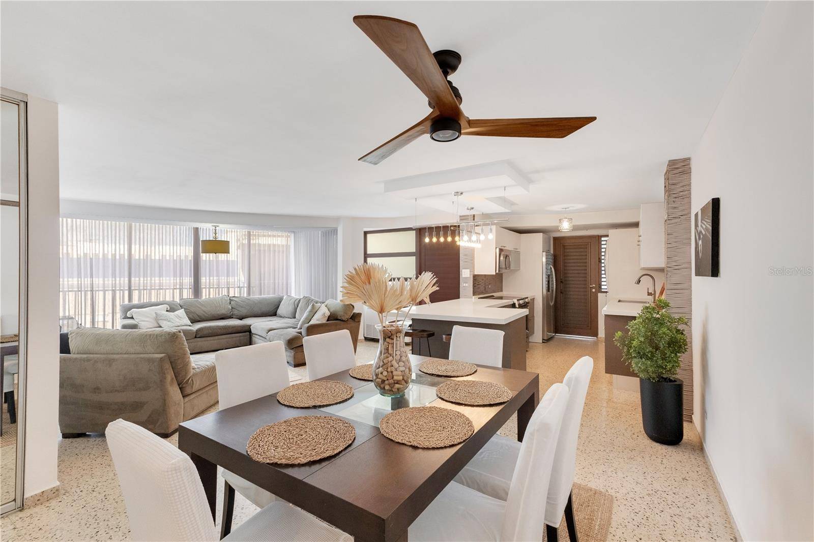 187 PINE GROVE #187, Carolina, PR 00979