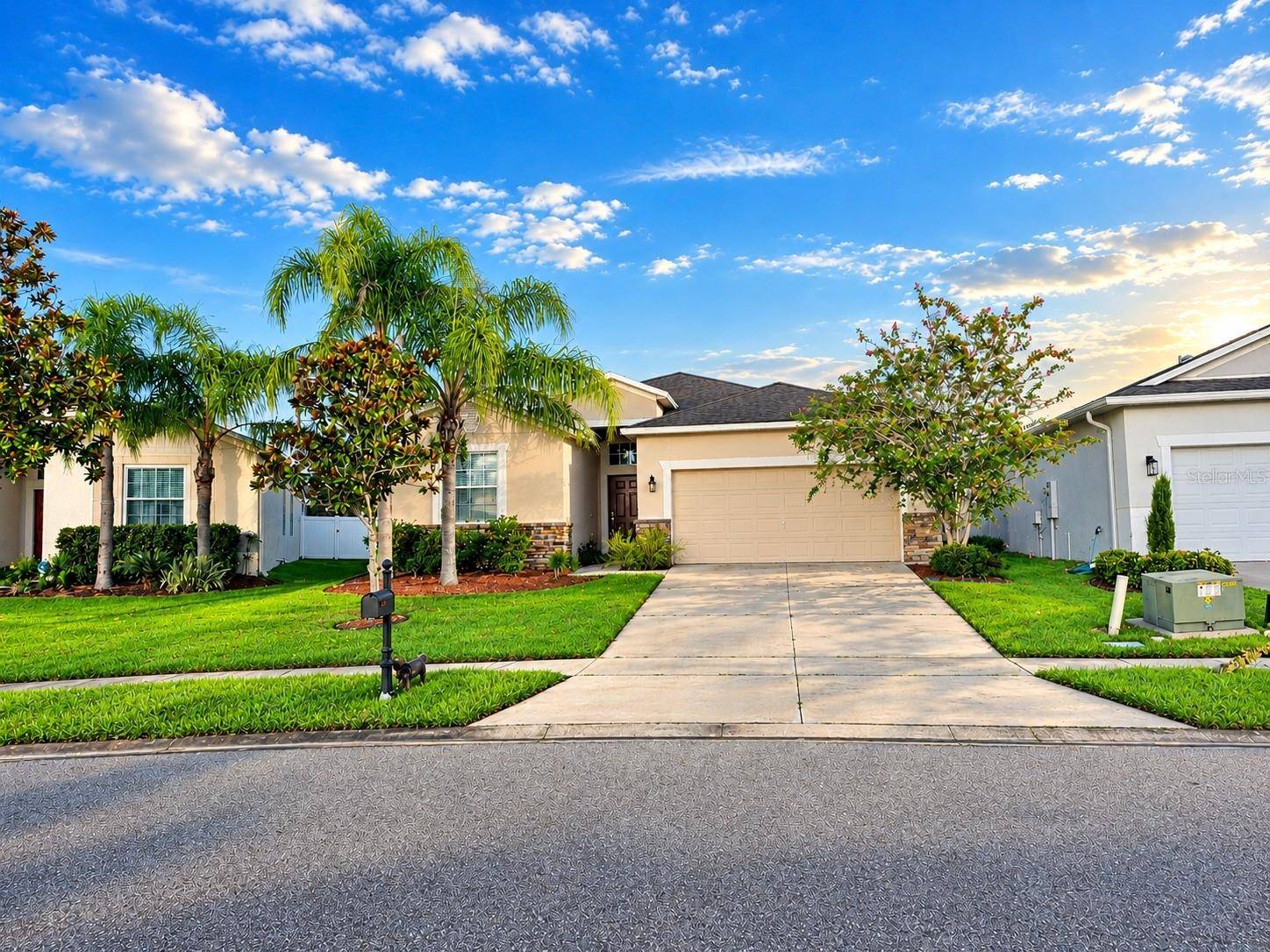 2555 CARRICKTON CIR, Orlando, FL 32824