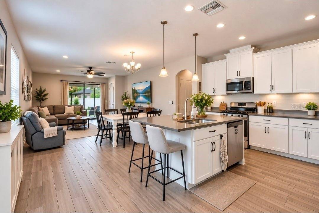 8210 MALLOW MIRROR LN, Land O Lakes, FL 34637
