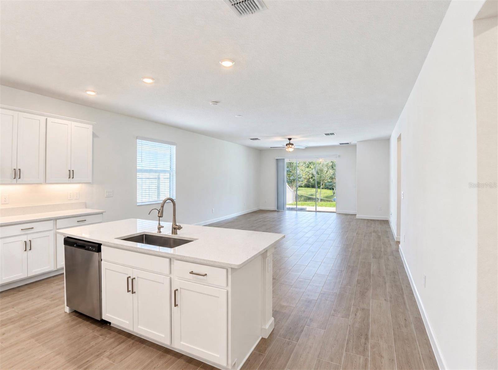 10060 BANYAN BREEZE BLVD, Land O Lakes, FL 34638