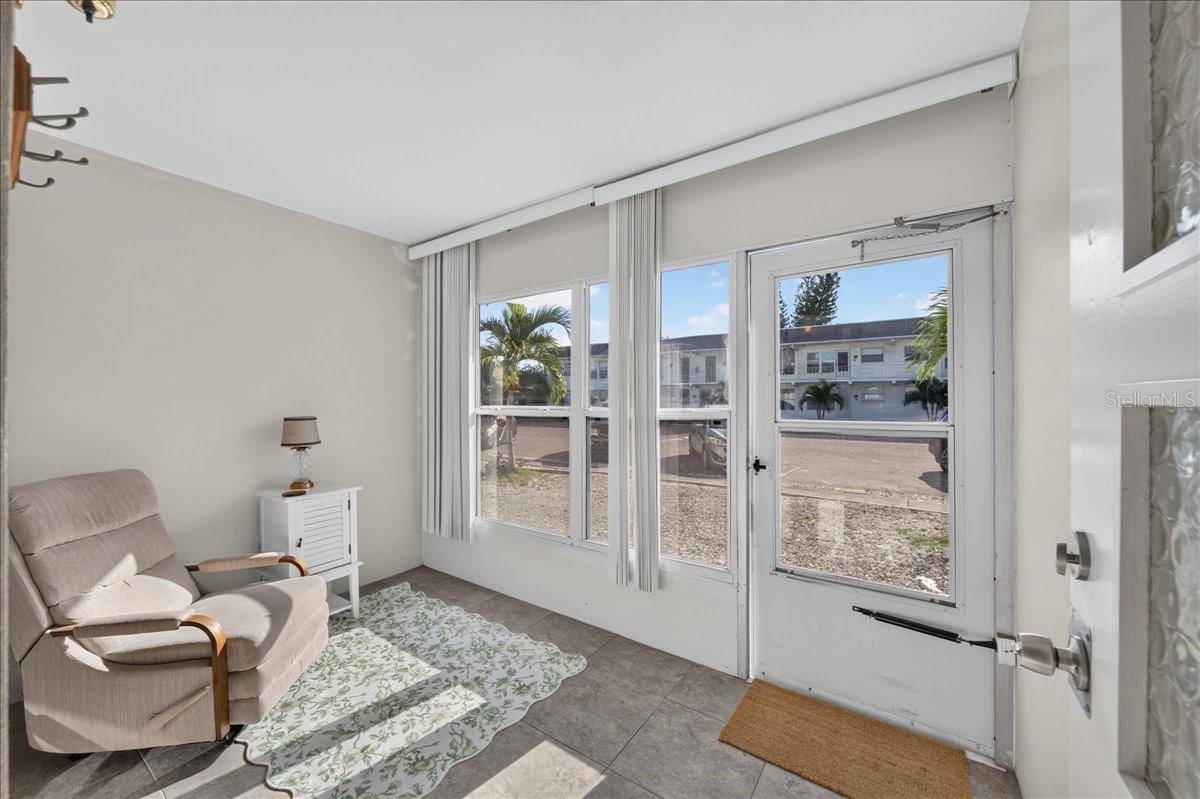 1221 DREW ST #B7, Clearwater, FL 33755