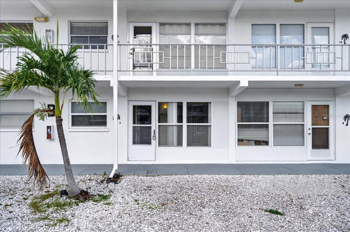 1221 DREW ST #B7, Clearwater, FL 33755
