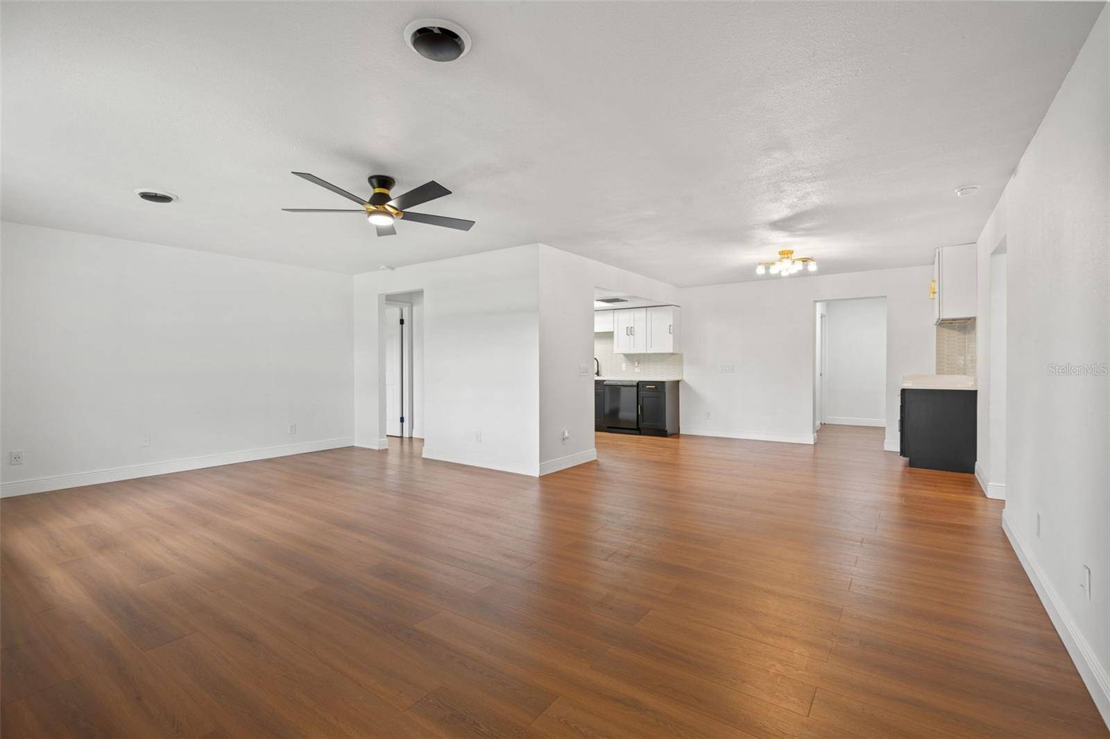 6111 18TH ST, Zephyrhills, FL 33542