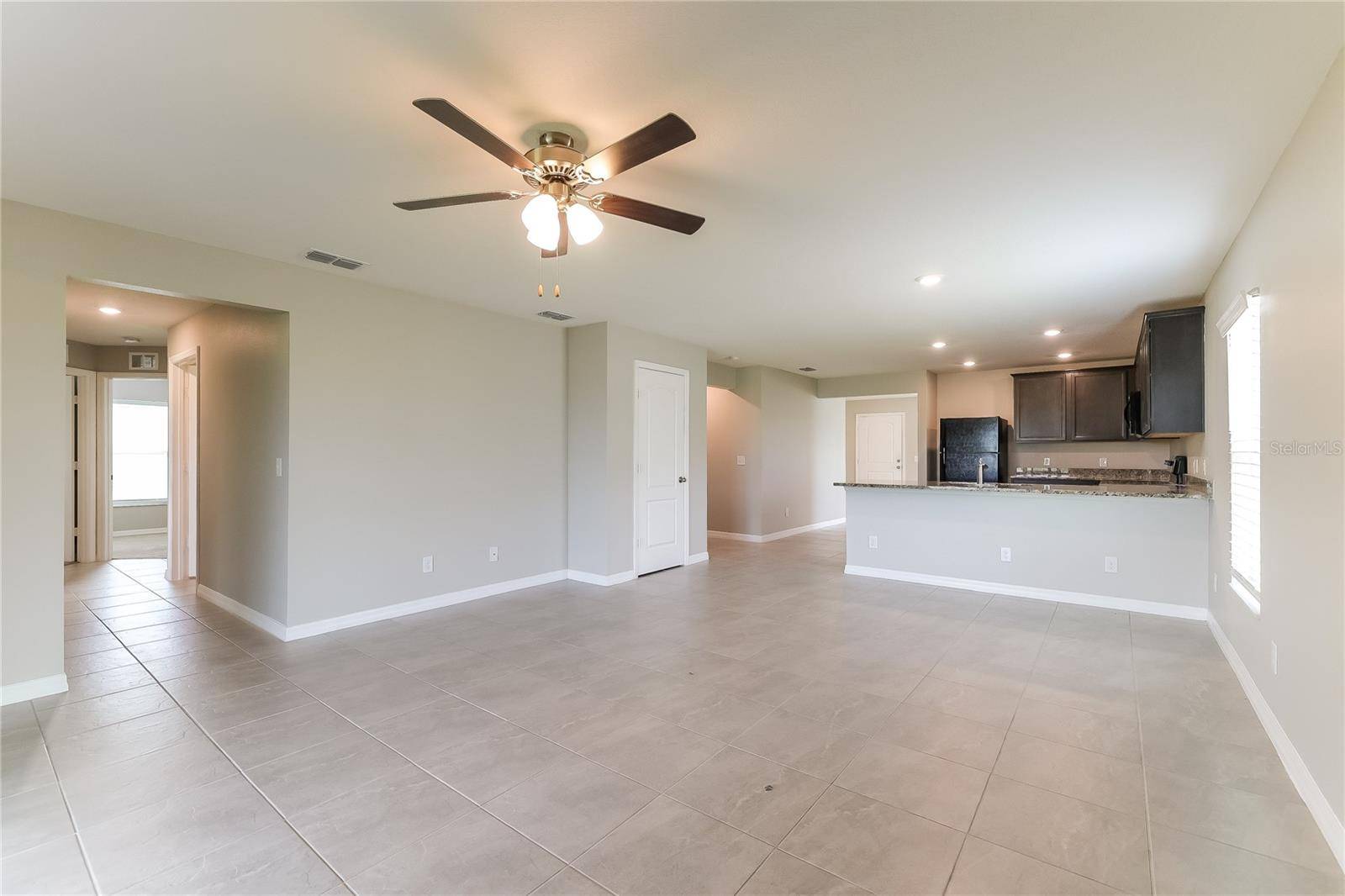 1571 SWAN LAKE CIR, Dundee, FL 33838