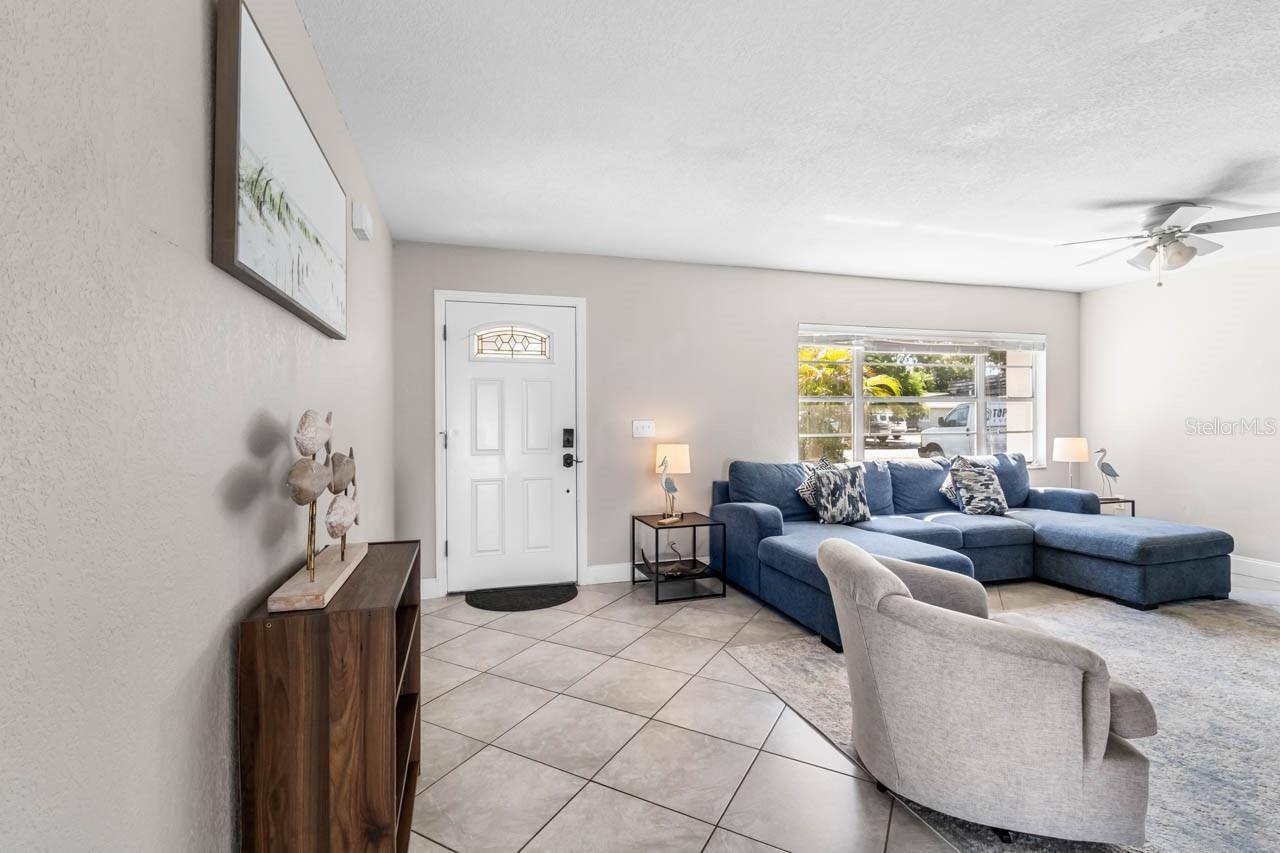 7036 13TH ST E, Sarasota, FL 34243