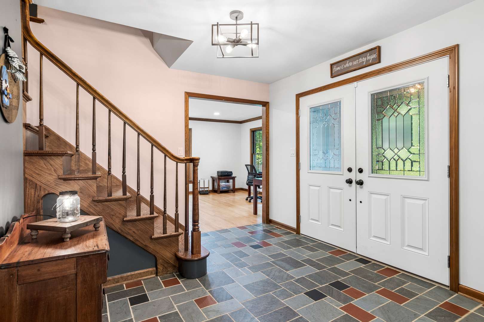 6N419 Ferson Woods DR, St. Charles, IL 60175