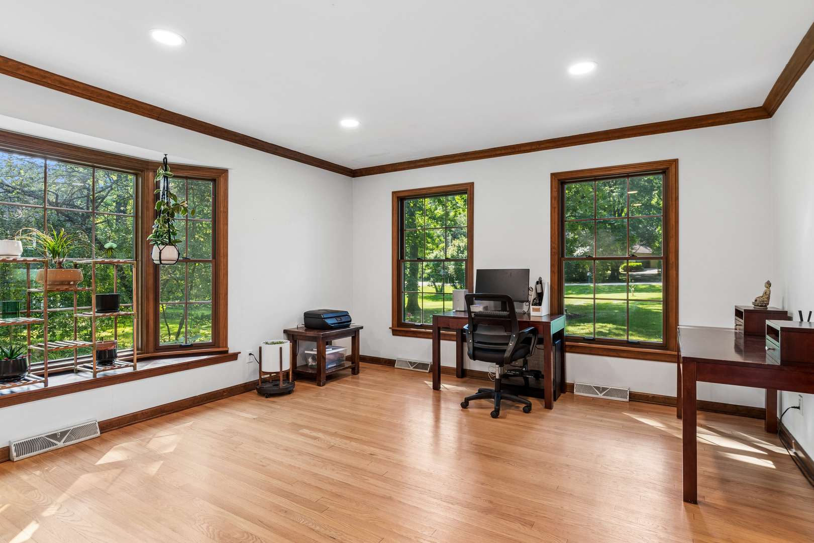 6N419 Ferson Woods DR, St. Charles, IL 60175