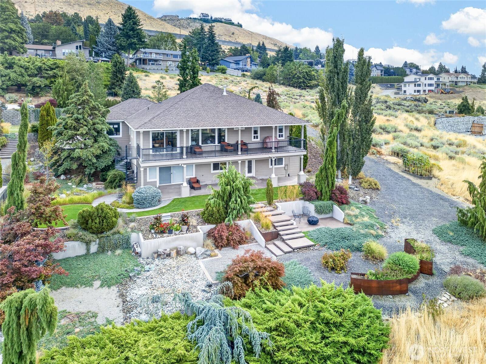 2390 Catalina DR, East Wenatchee, WA 98802