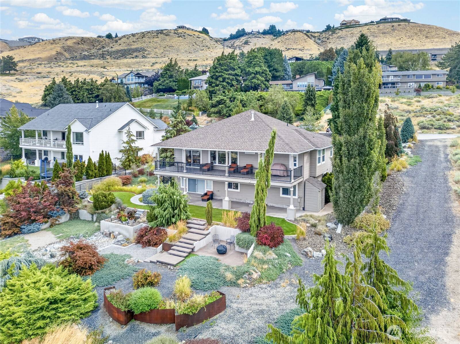 2390 Catalina DR, East Wenatchee, WA 98802