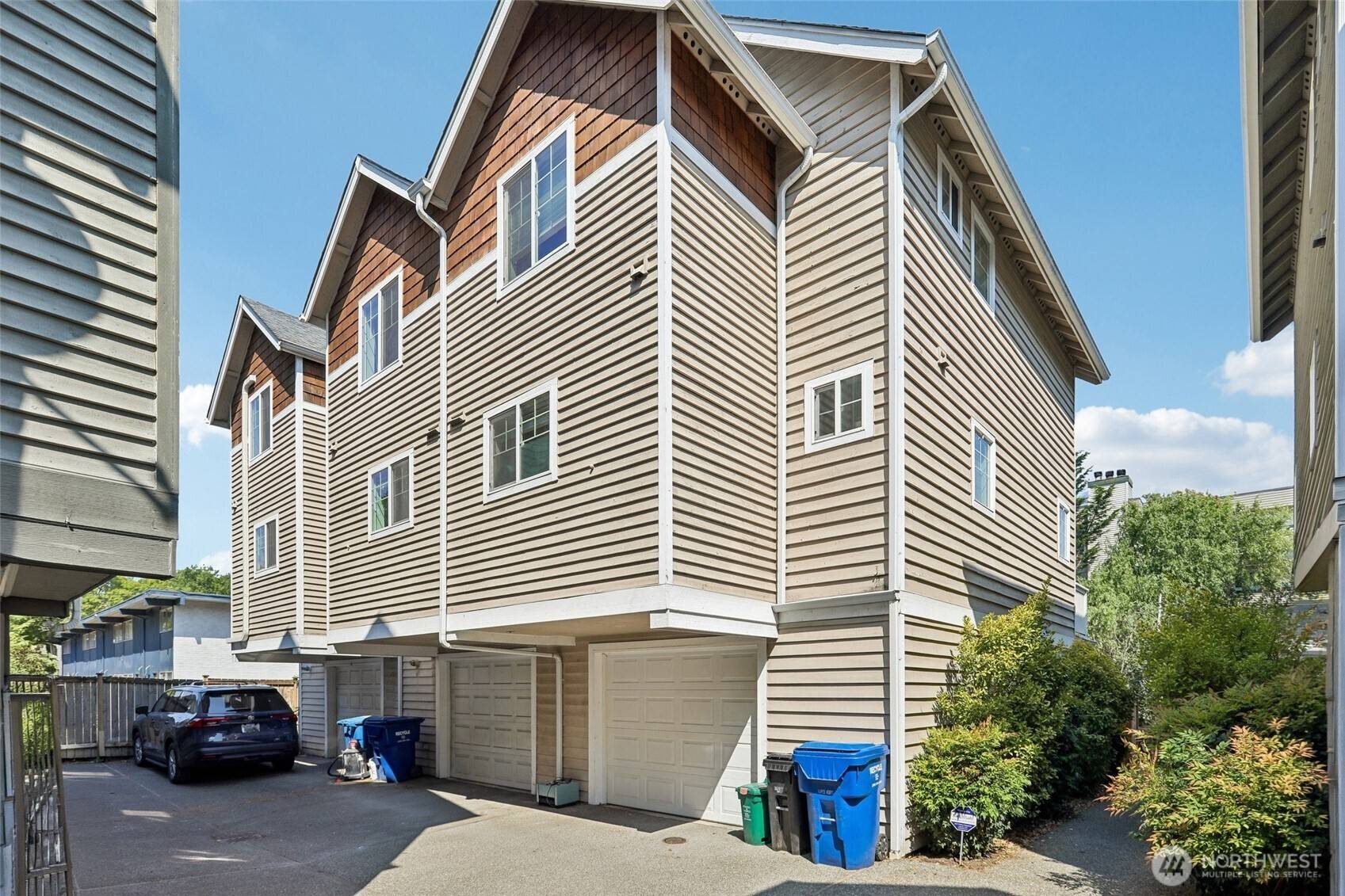 12333 28th AVE NE #B, Seattle, WA 98125
