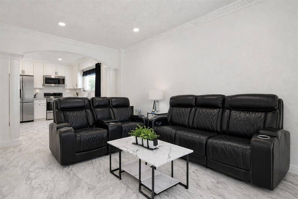 2211 Irion Avenue, Fort Worth, TX 76106