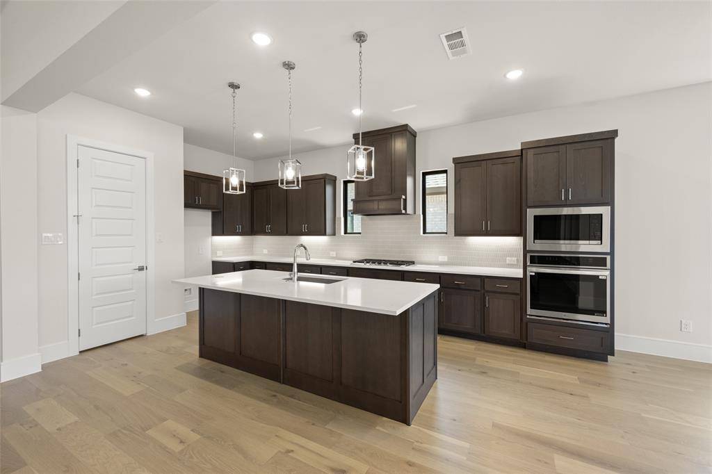 317 Fire Blade Drive, Aledo, TX 76008