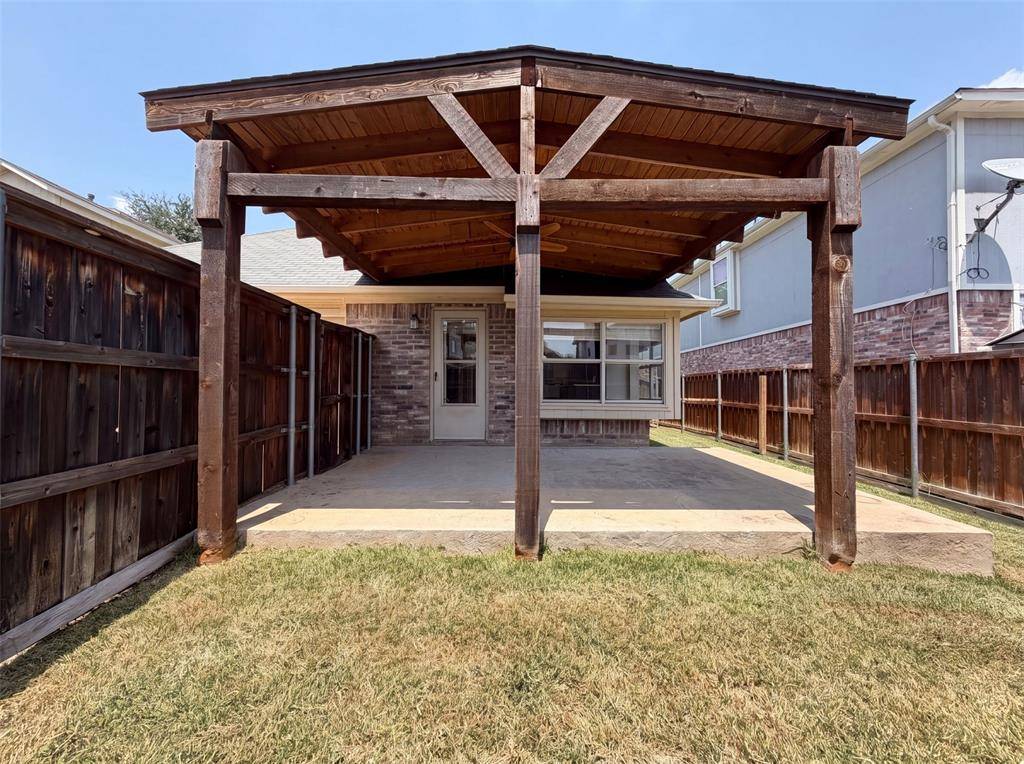 1688 Yellowstone Avenue, Lewisville, TX 75077