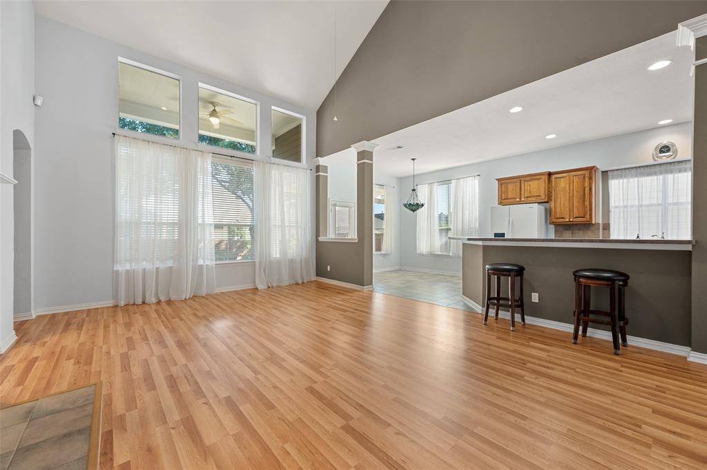2405 Moon Dance Court, Arlington, TX 76001