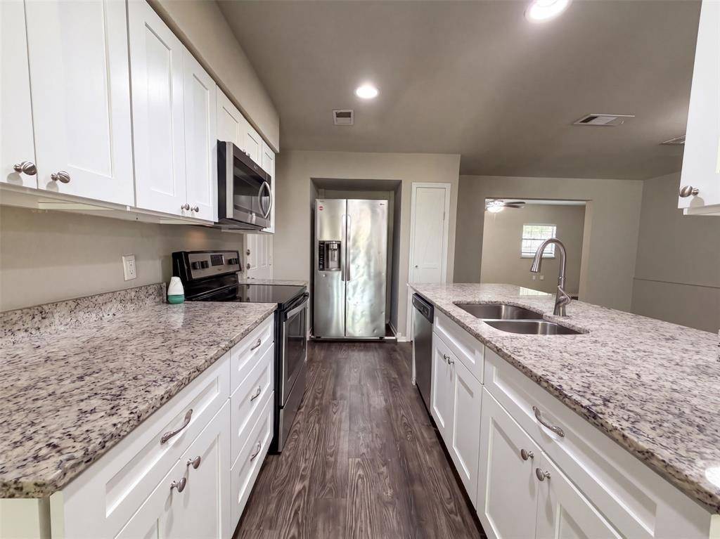 330 E Coral Way, Grand Prairie, TX 75051