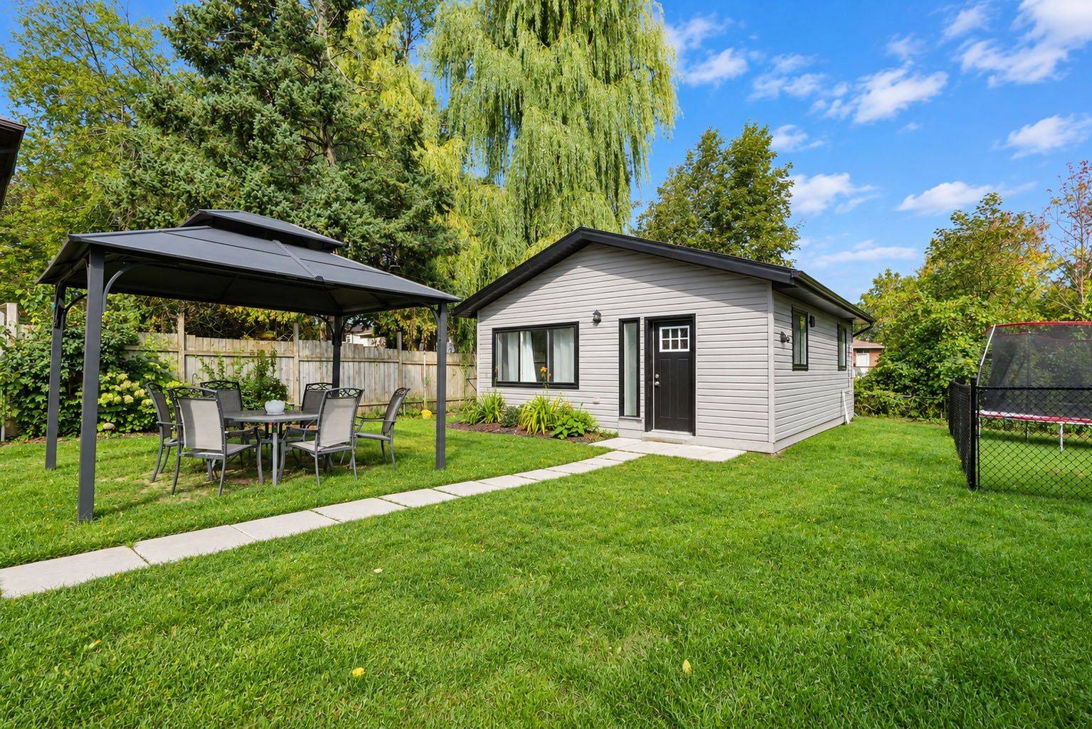 212 Little AVE, Barrie, ON L4N 6L1